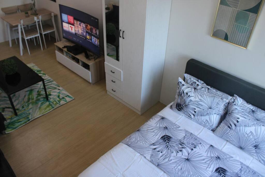 Huge A2J Executive Luxury 1Br Suite Near Abs Cbn, Gma Manila Exteriör bild