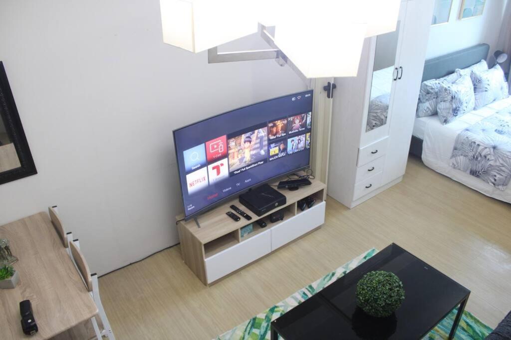 Huge A2J Executive Luxury 1Br Suite Near Abs Cbn, Gma Manila Exteriör bild