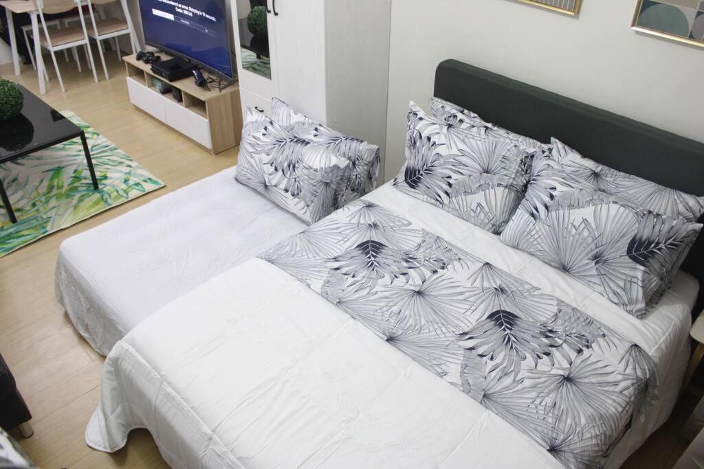 Huge A2J Executive Luxury 1Br Suite Near Abs Cbn, Gma Manila Exteriör bild