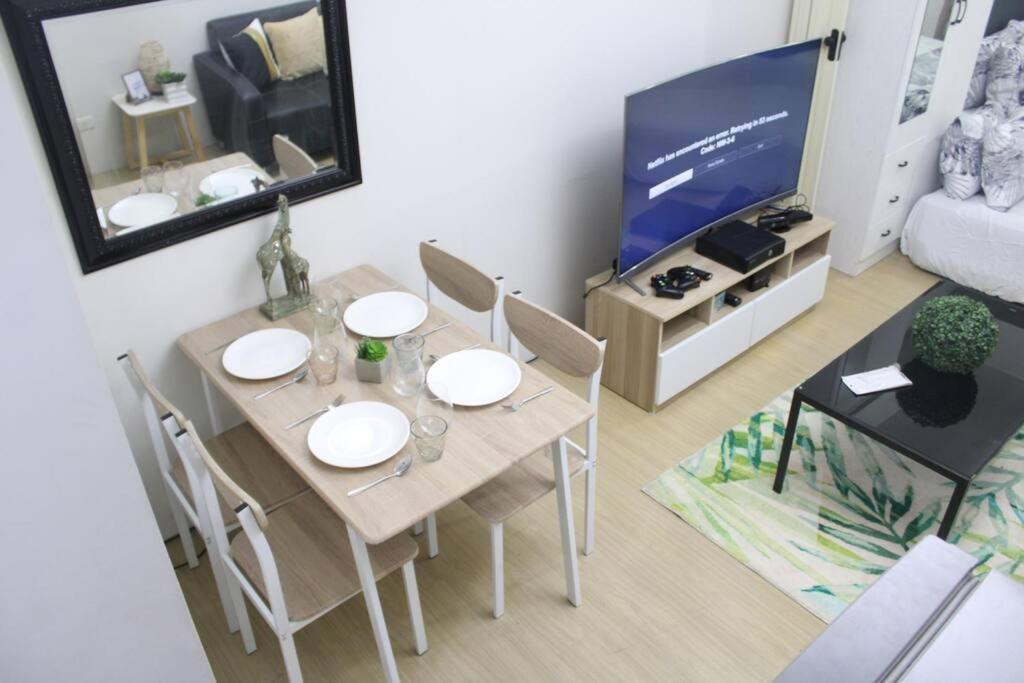 Huge A2J Executive Luxury 1Br Suite Near Abs Cbn, Gma Manila Exteriör bild